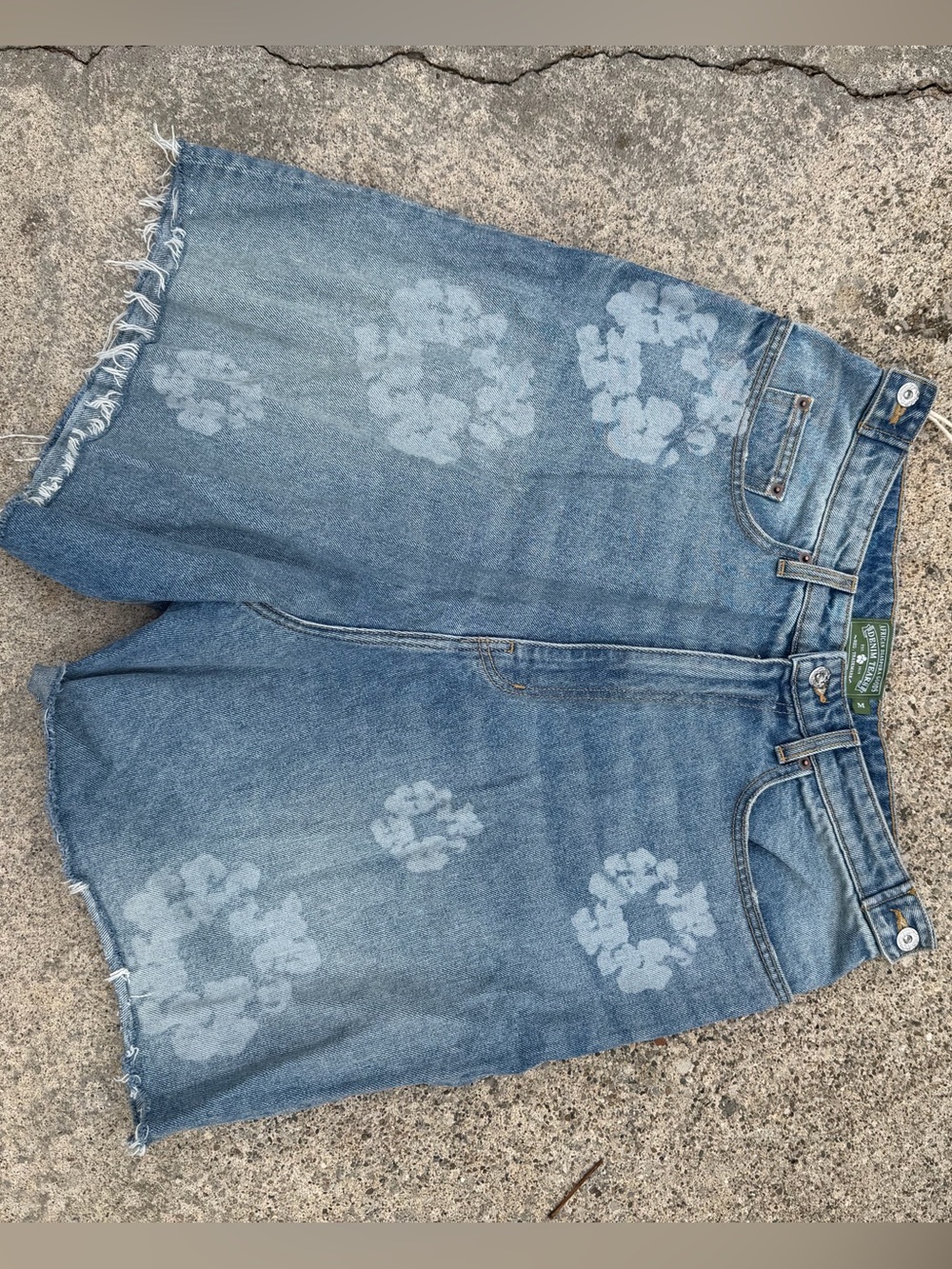 Denim Tear Laser Wreath Denim Short “ light Wash “ Size 32